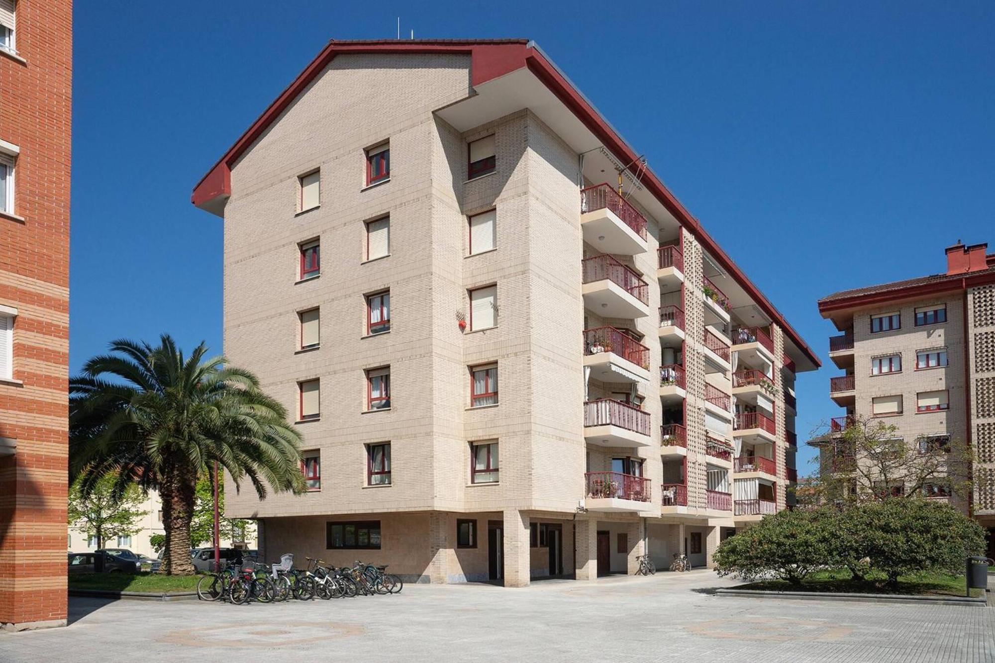 Apartamentos Lurralde サラウツ エクステリア 写真