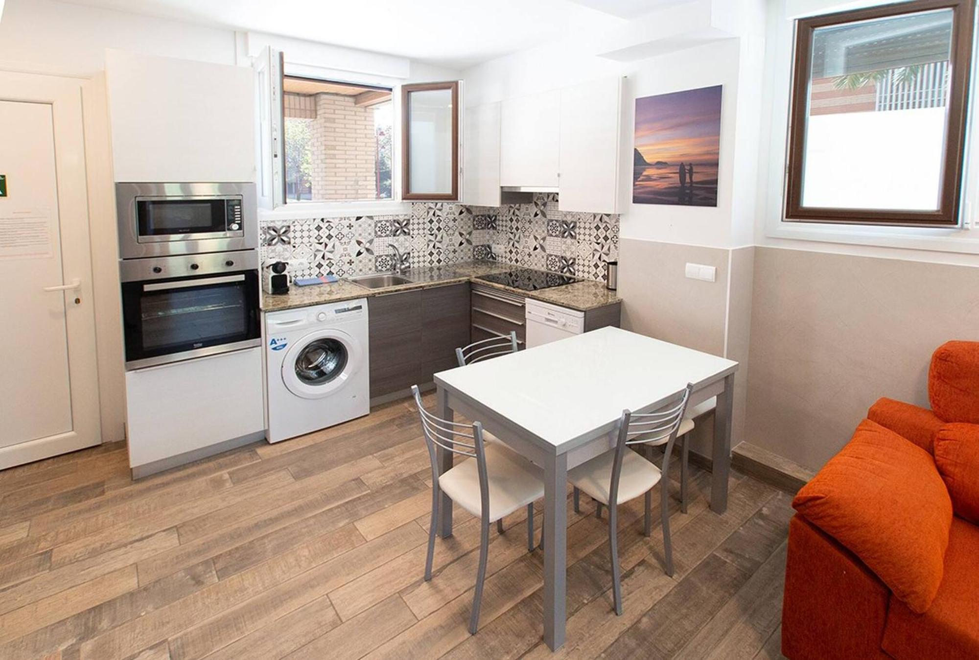 Apartamentos Lurralde サラウツ エクステリア 写真